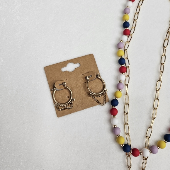 Women's Lot of Jewelry 2 Necklaces 1 Pair of Earrings Gold Tone Colorful NWOT - Picture 11 of 12